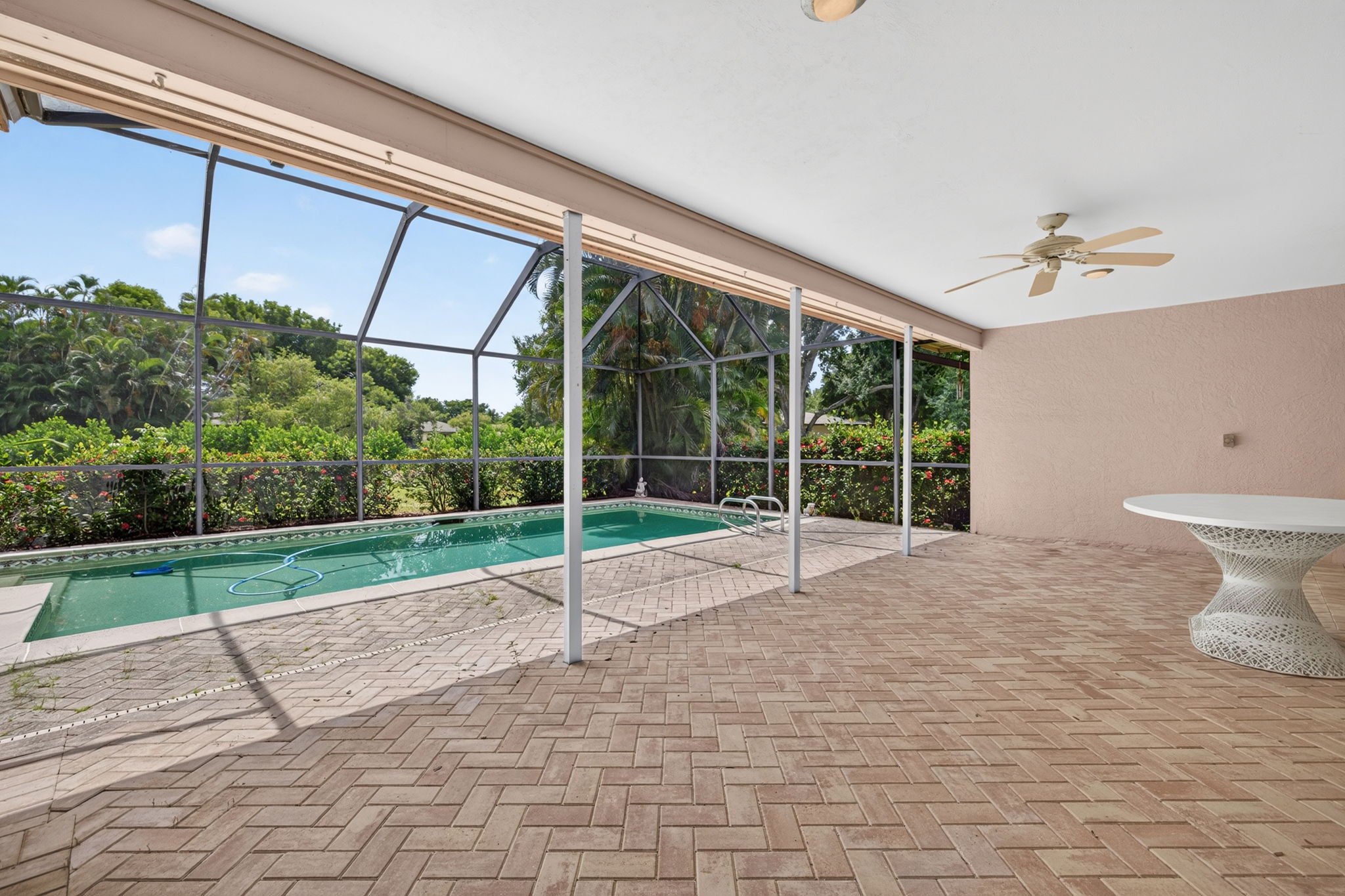 Pool Lanai 1