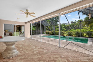 Pool Lanai 2