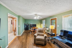  Photo 40