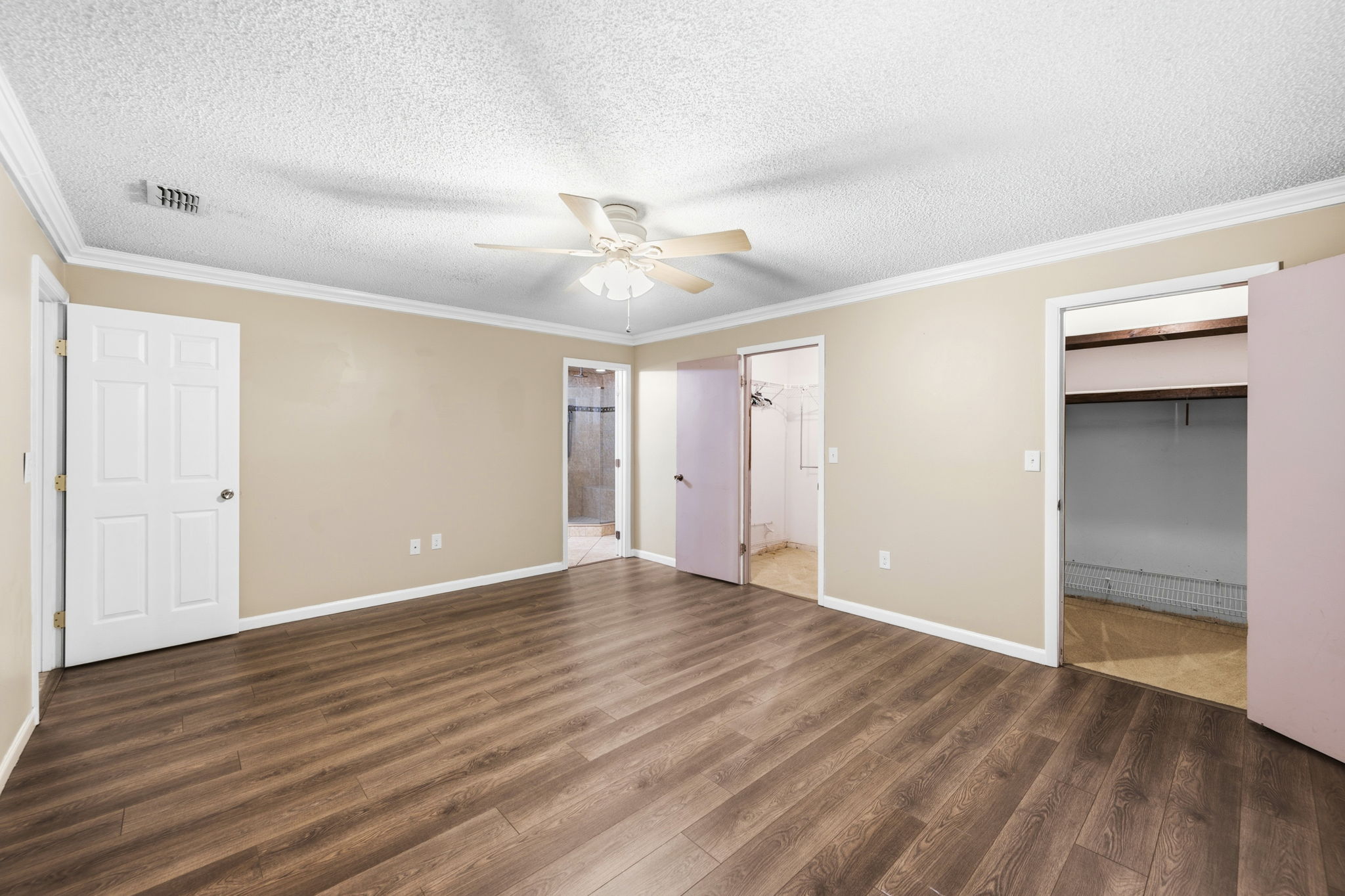 Interiors (18)
