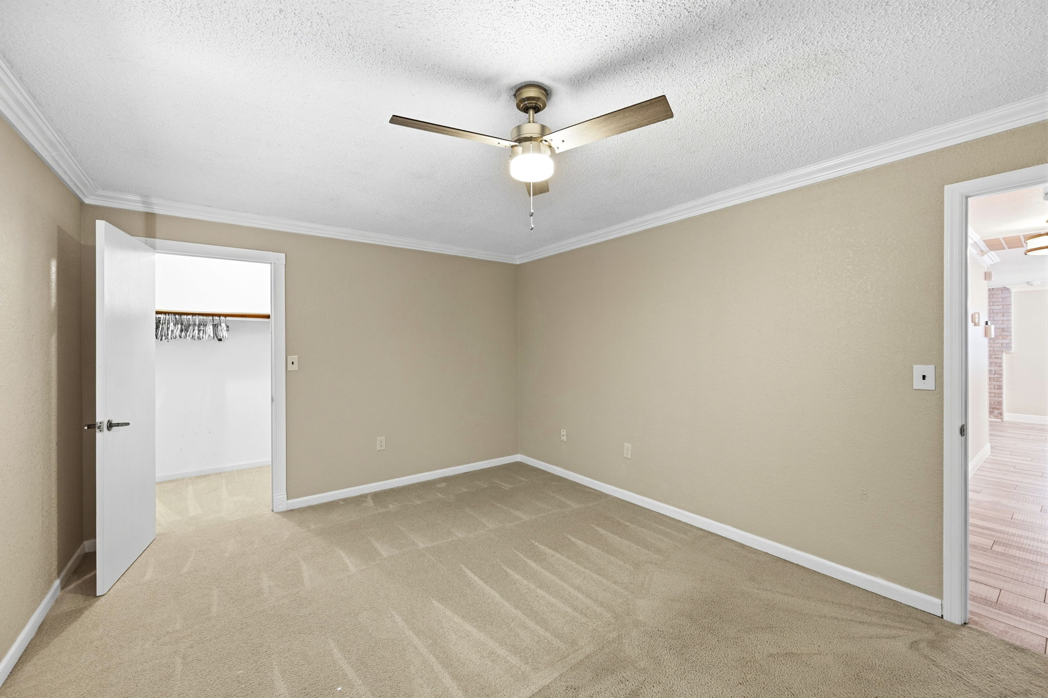 Interiors (25)
