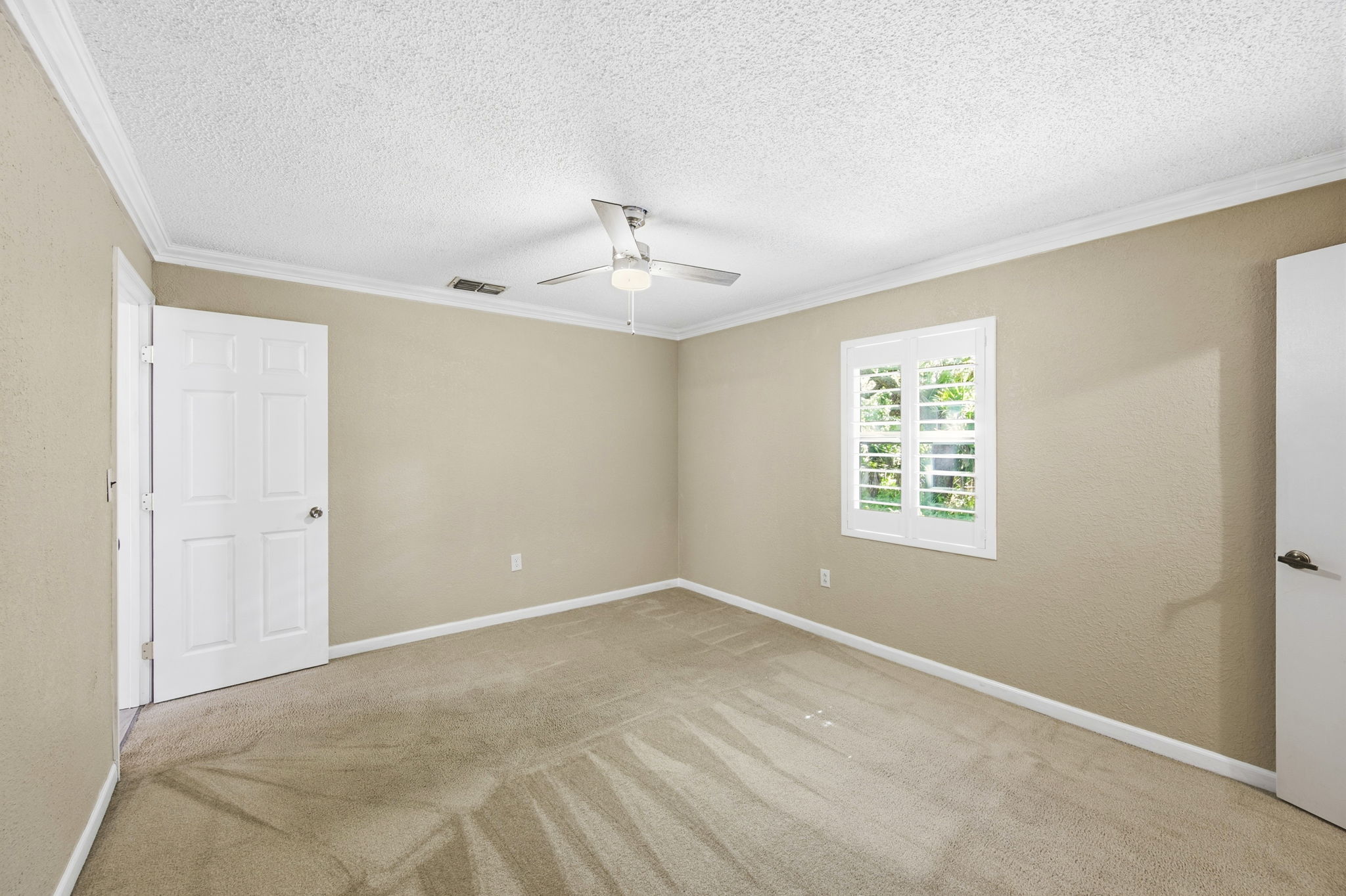 Interiors (27)