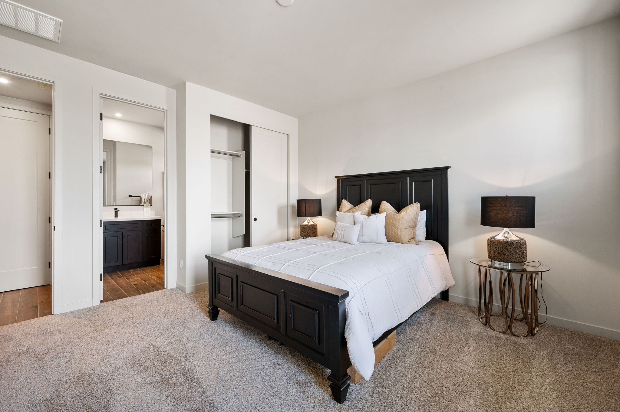 Bedroom 2 (2)