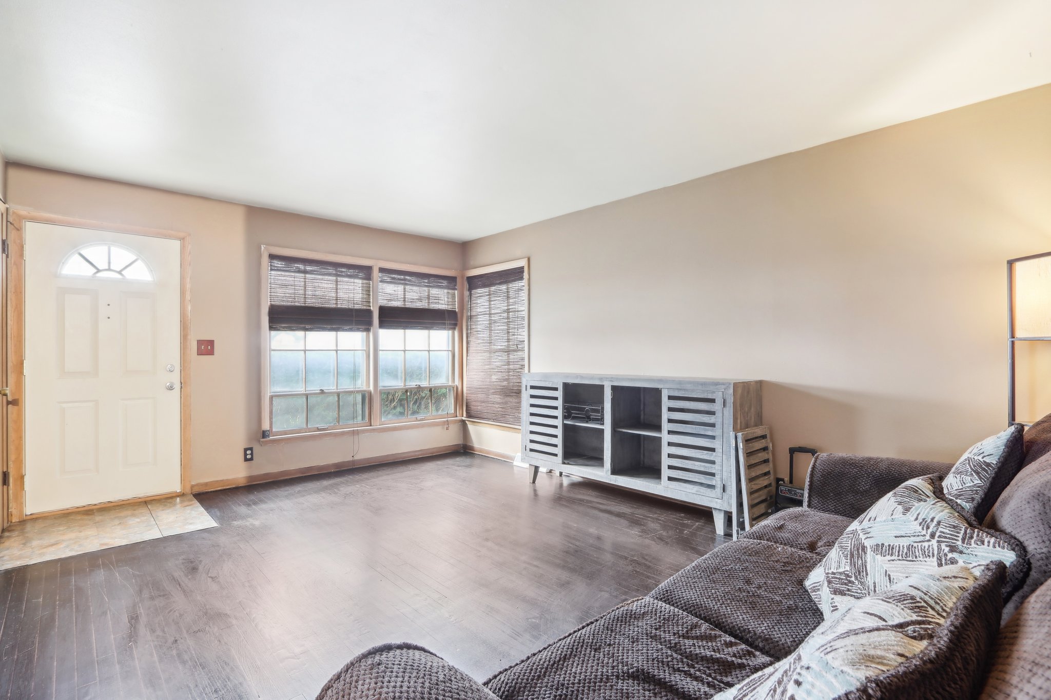 5714-5716 N 87th St-010.jpg