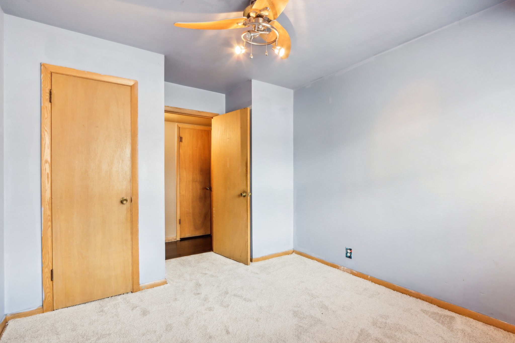 5714-5716 N 87th St-024.jpg