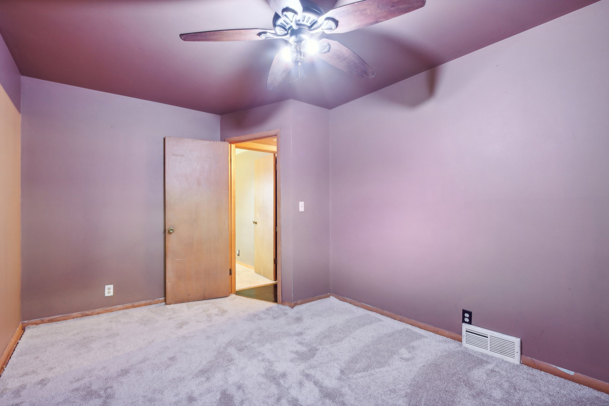 5714-5716 N 87th St-028.jpg