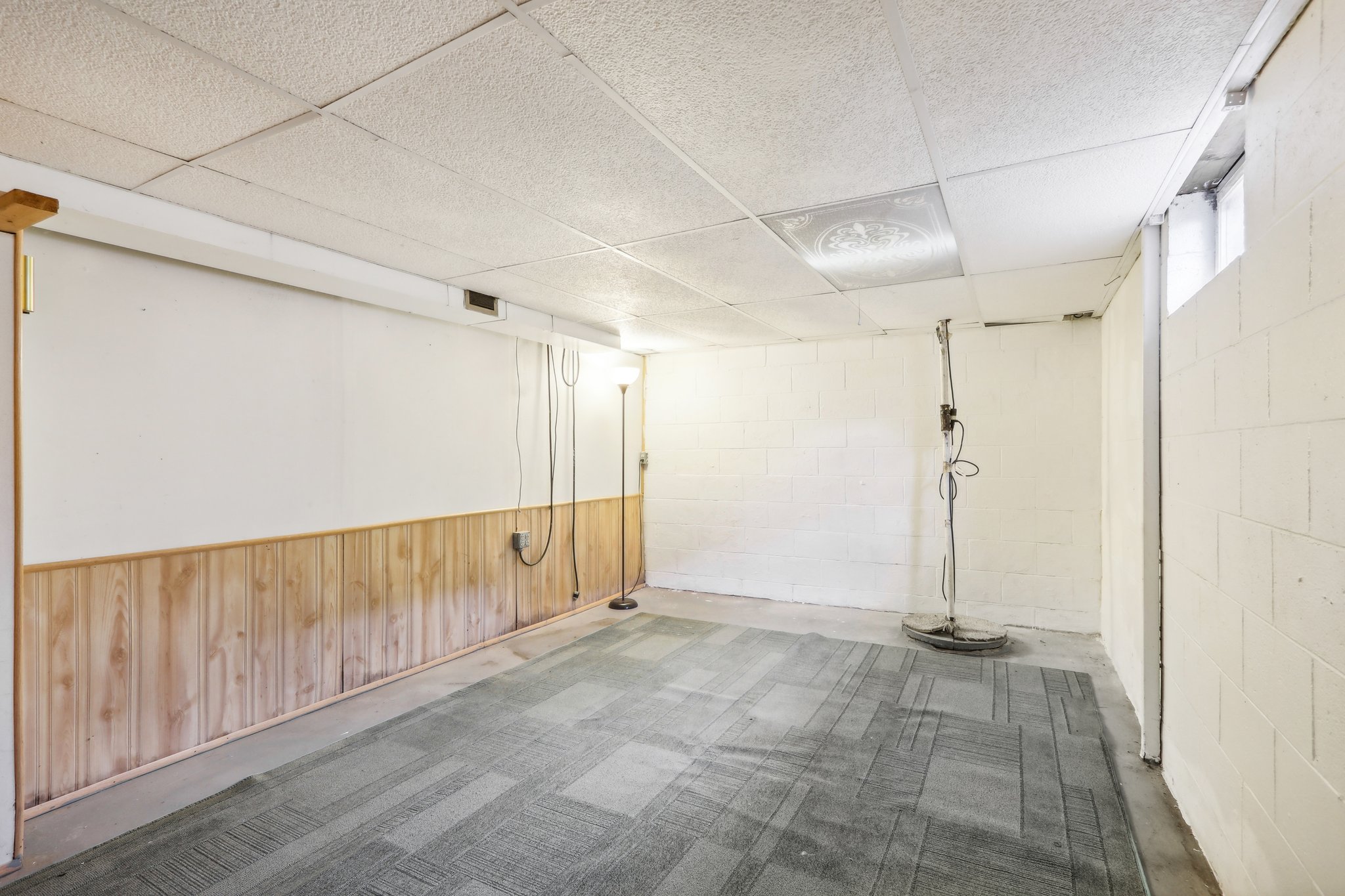 5714-5716 N 87th St-043.jpg