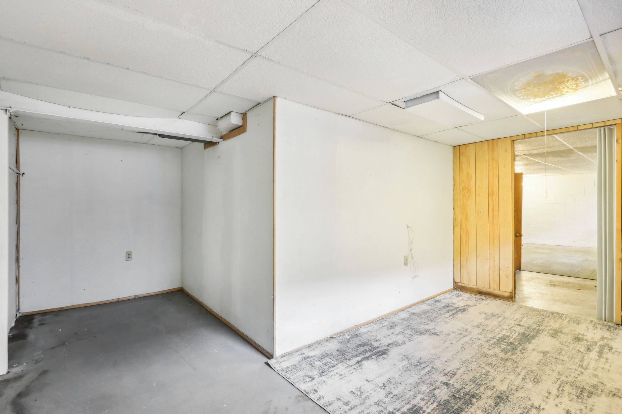 5714-5716 N 87th St-046.jpg