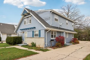 5714-5716 N 87th St-005.jpg