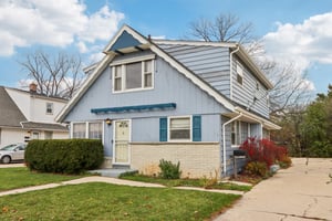 5714-5716 N 87th St-007.jpg