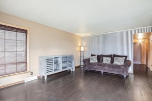 5714-5716 N 87th St-013.jpg