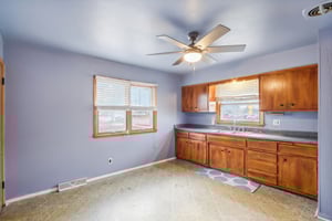 5714-5716 N 87th St-015.jpg