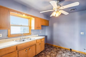 5714-5716 N 87th St-018.jpg