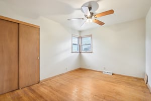 5714-5716 N 87th St-031.jpg