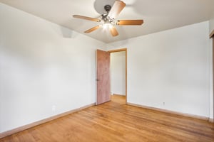 5714-5716 N 87th St-033.jpg