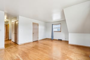 5714-5716 N 87th St-038.jpg