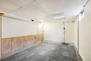 5714-5716 N 87th St-043.jpg