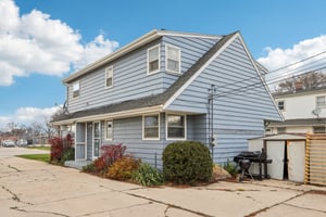 5714-5716 N 87th St-049.jpg