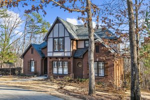 5715 Carrington Lake Pkwy, Trussville, AL 35173, USA Photo 8