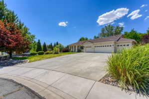 5715 Stillmeadow Ct, Reno, NV 89502, USA Photo 3
