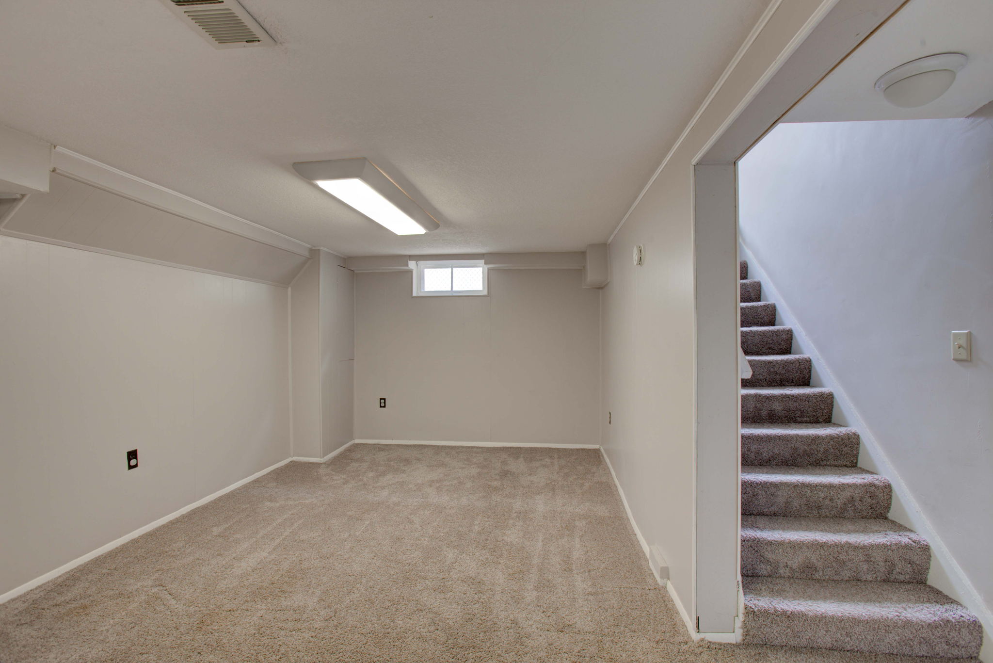17_Family Room-3