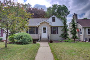 01_Exterior Front -2