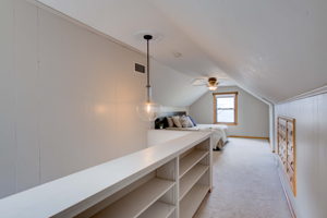10_1st Bedroom-1