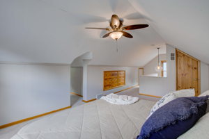 12_1st Bedroom-3