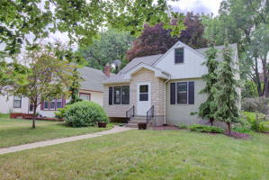 20_Exterior Front -1