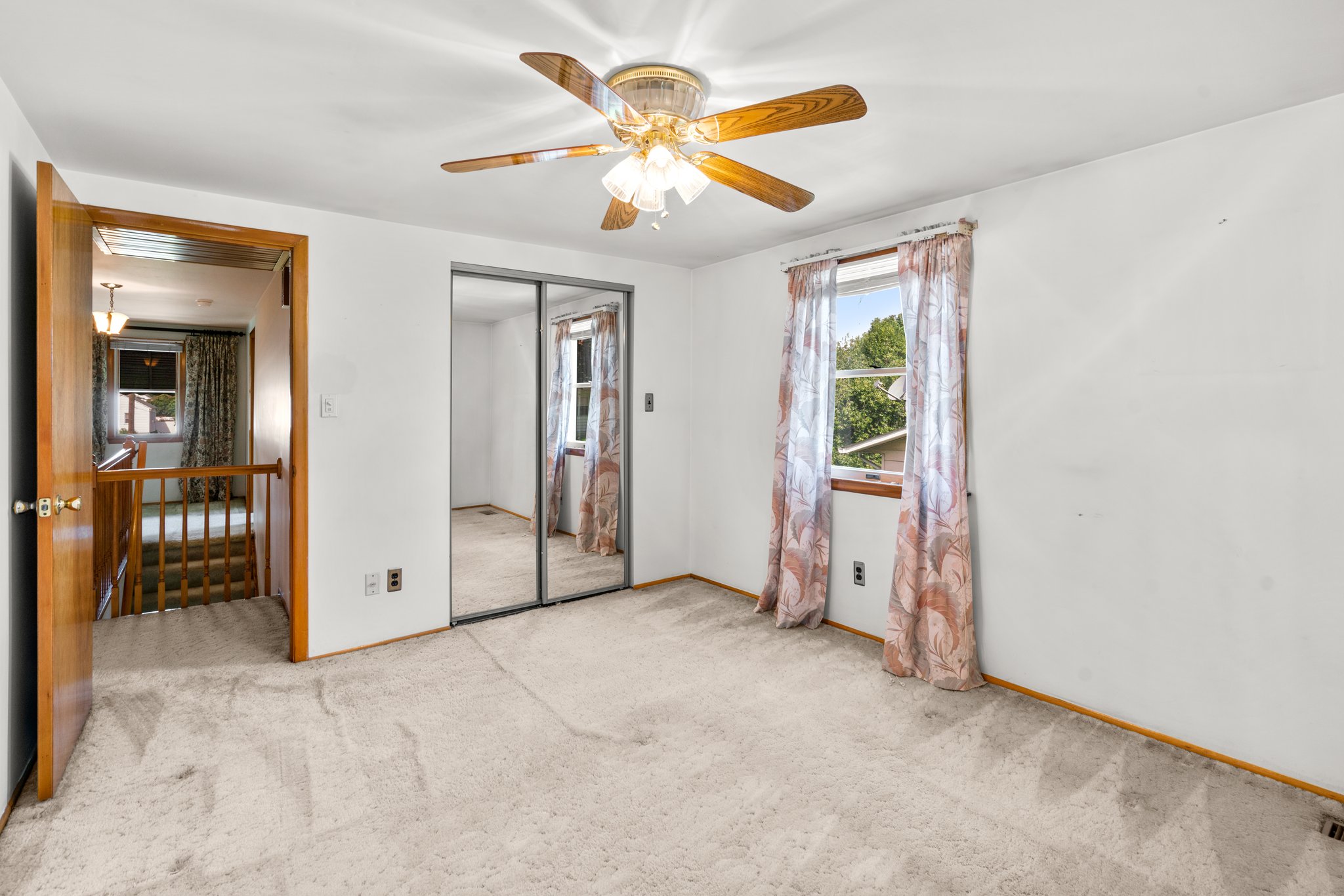 29. Upper bedroom.jpg