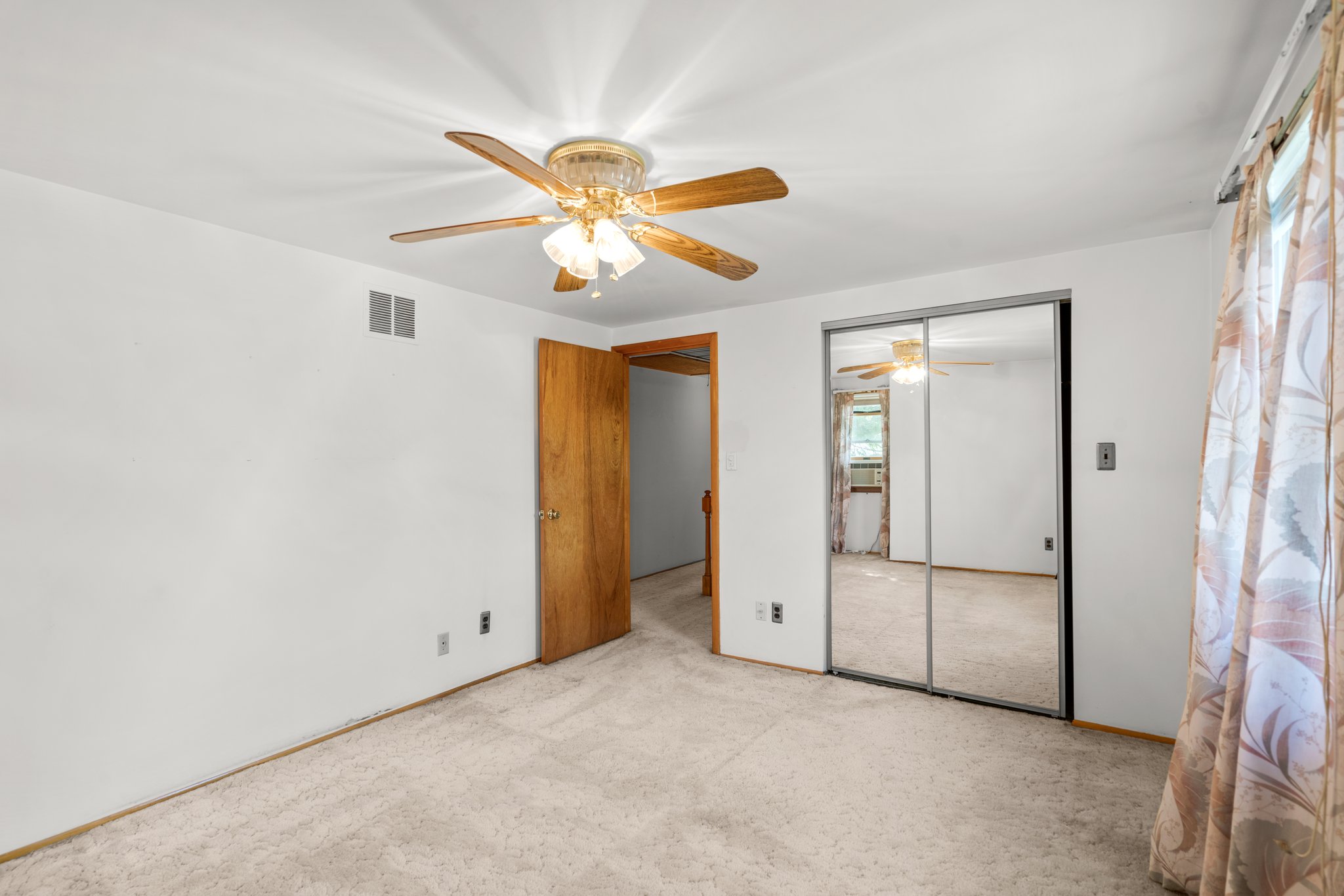 30. Upper bedroom.jpg