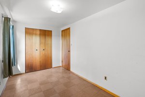 24. Upper bedroom.jpg