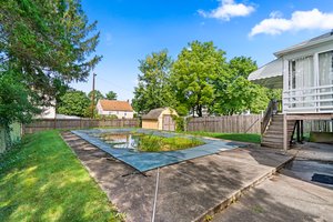 38. back exterior.jpg