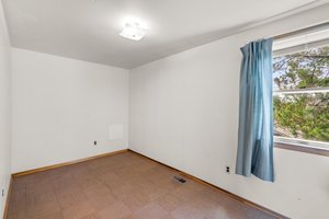 23. Upper bedroom.jpg