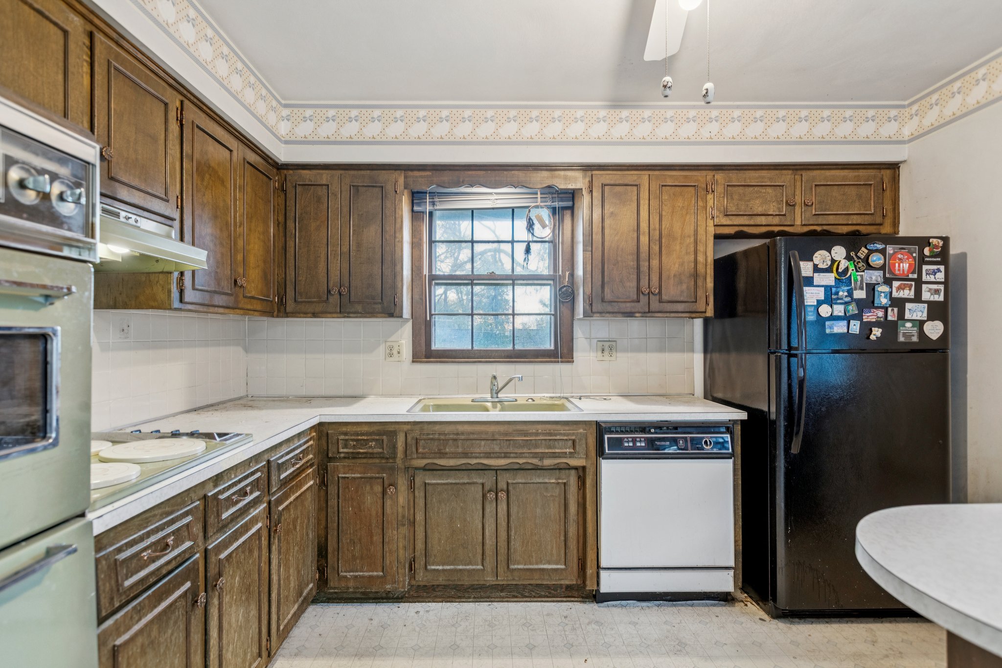 7500 - 5719 Farley St_012.jpg