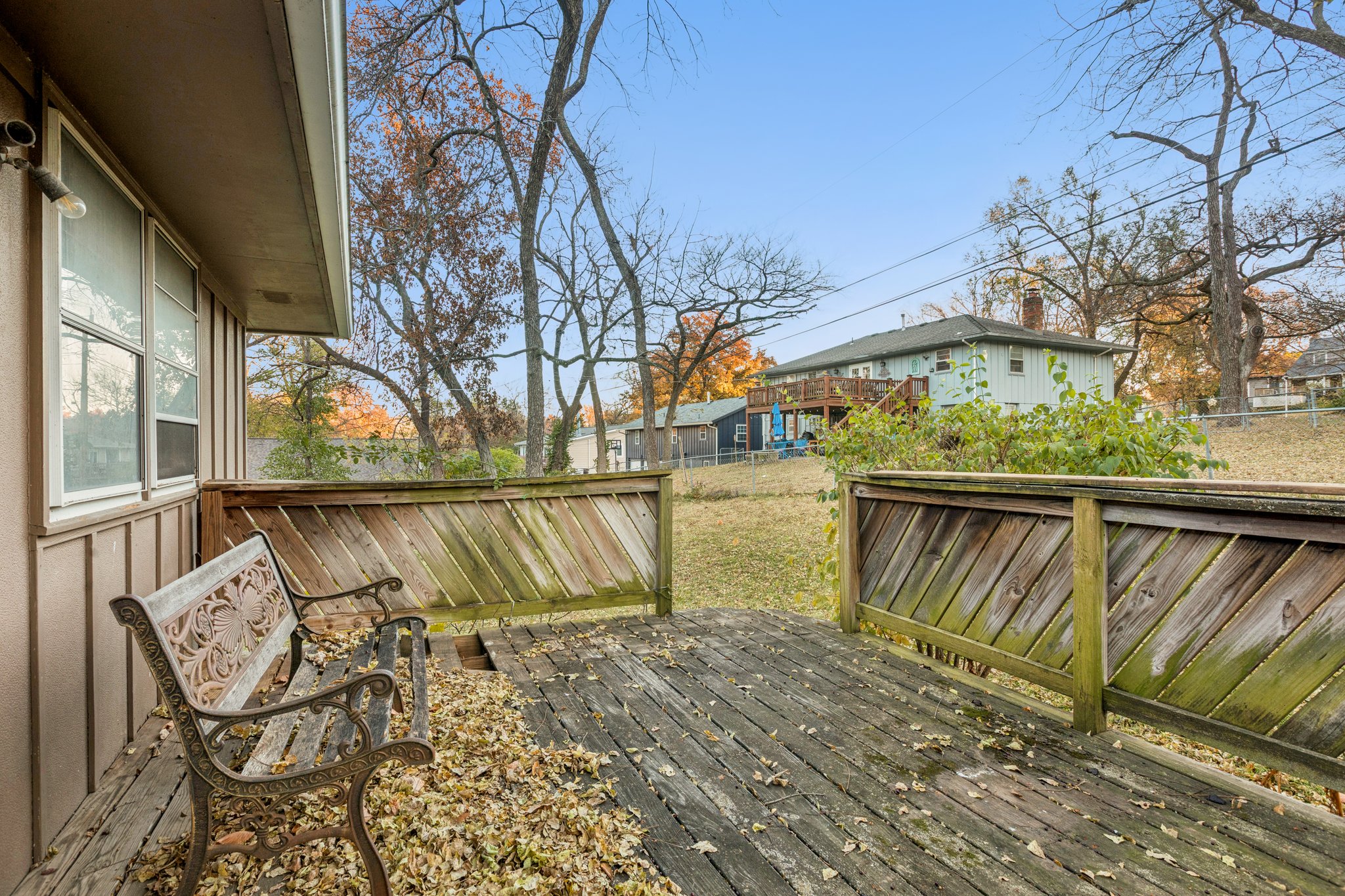 7500 - 5719 Farley St_030.jpg
