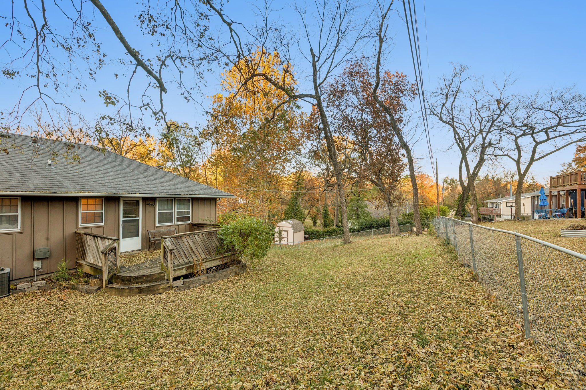 7500 - 5719 Farley St_032.jpg