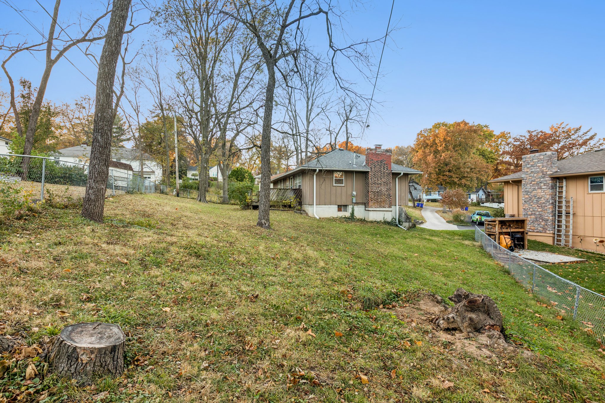 7500 - 5719 Farley St_035.jpg