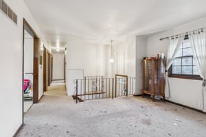 7500 - 5719 Farley St_006.jpg