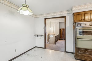 7500 - 5719 Farley St_015.jpg