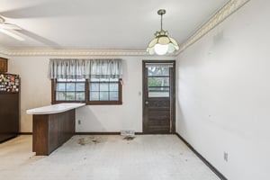7500 - 5719 Farley St_018.jpg