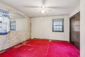 7500 - 5719 Farley St_019.jpg