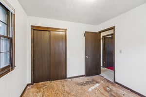 7500 - 5719 Farley St_027.jpg