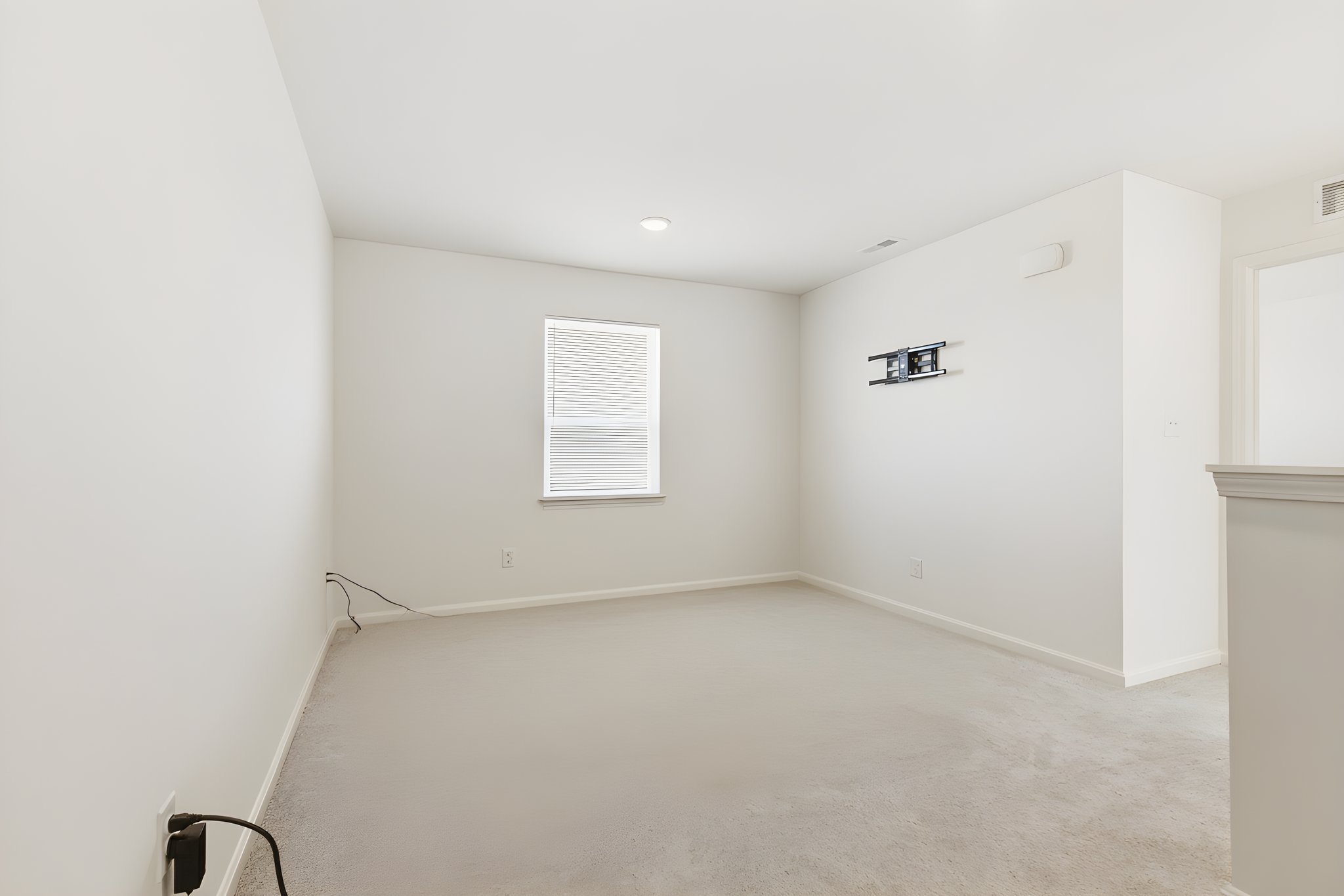 572 Pinehurst Dr-37 furniture removed.jpeg