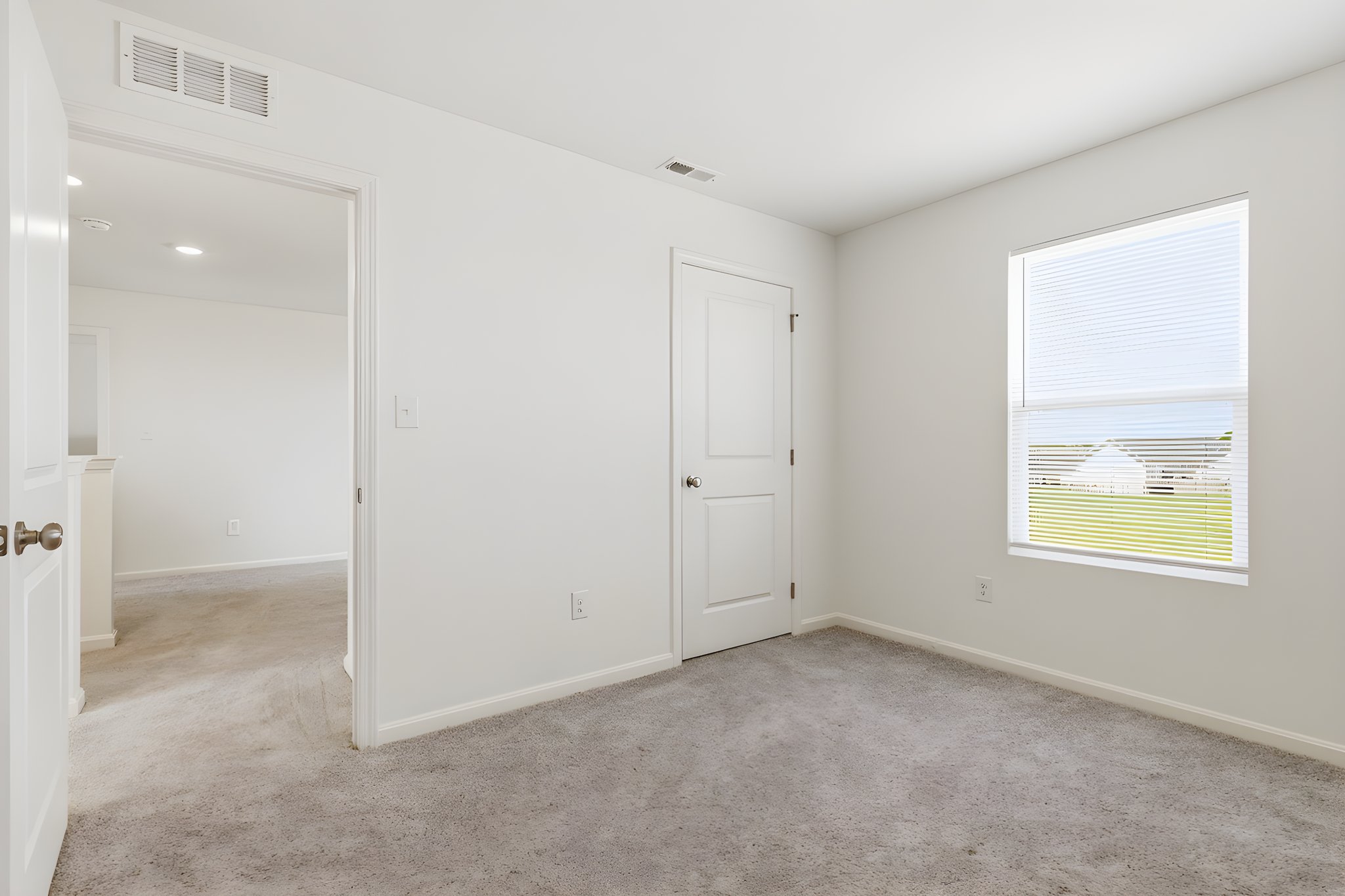 572 Pinehurst Dr-35 furniture removed.jpeg