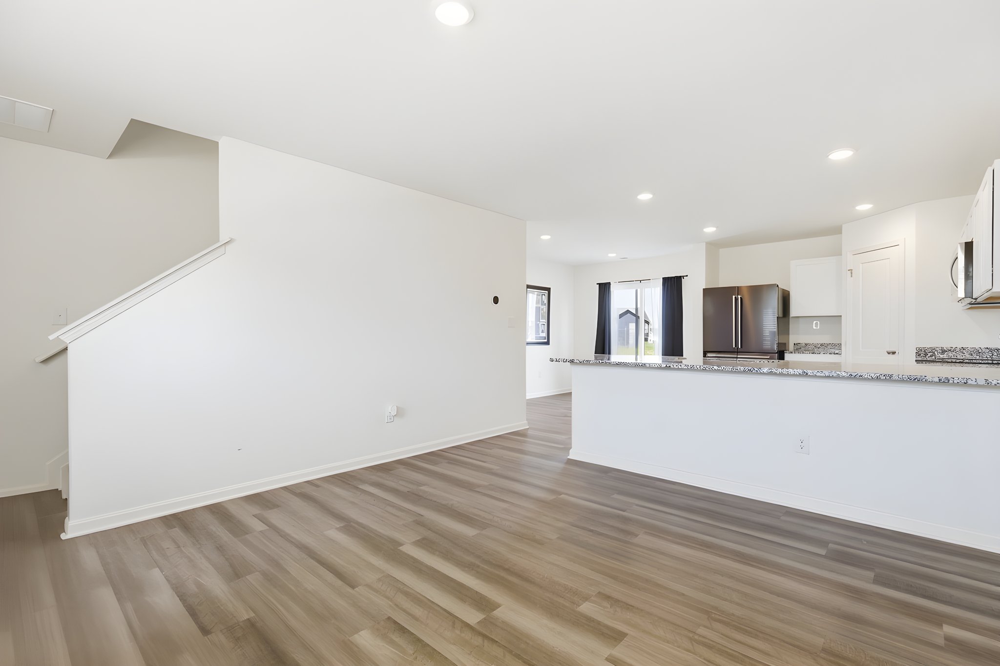 572 Pinehurst Dr-10 furniture removed.jpeg