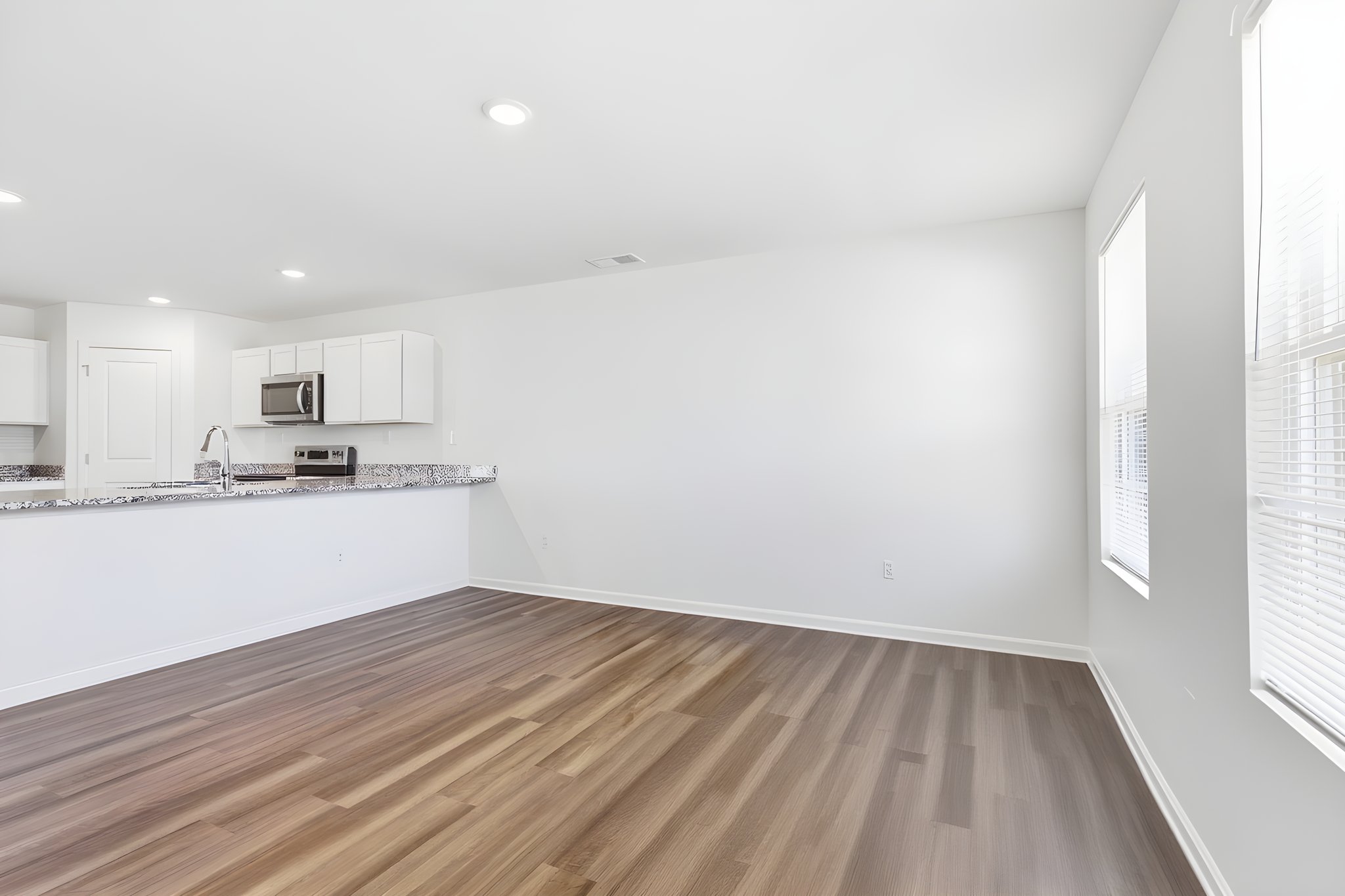 572 Pinehurst Dr-07 furniture removed.jpeg