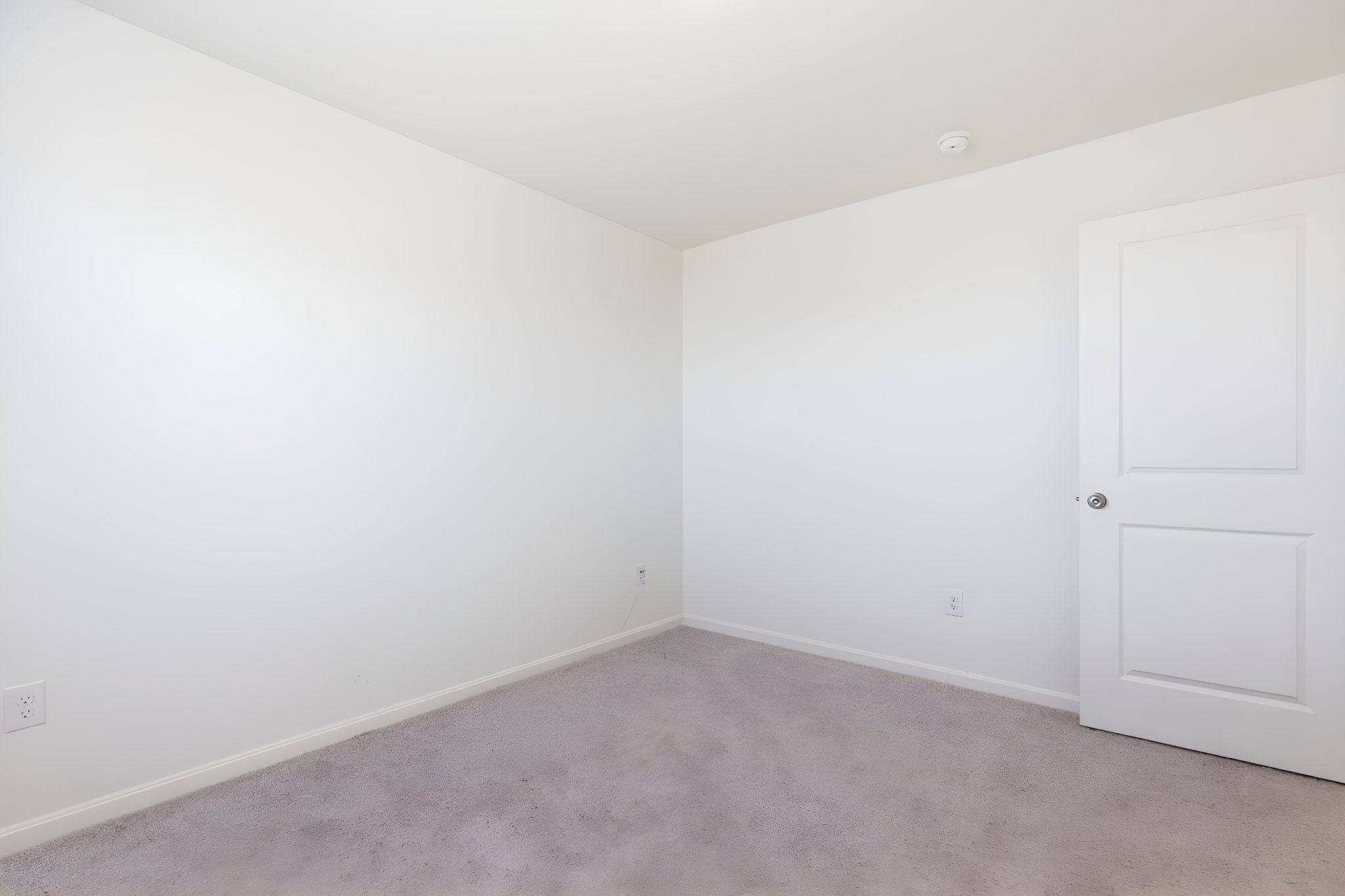 572 Pinehurst Dr-33 furniture removed.jpeg