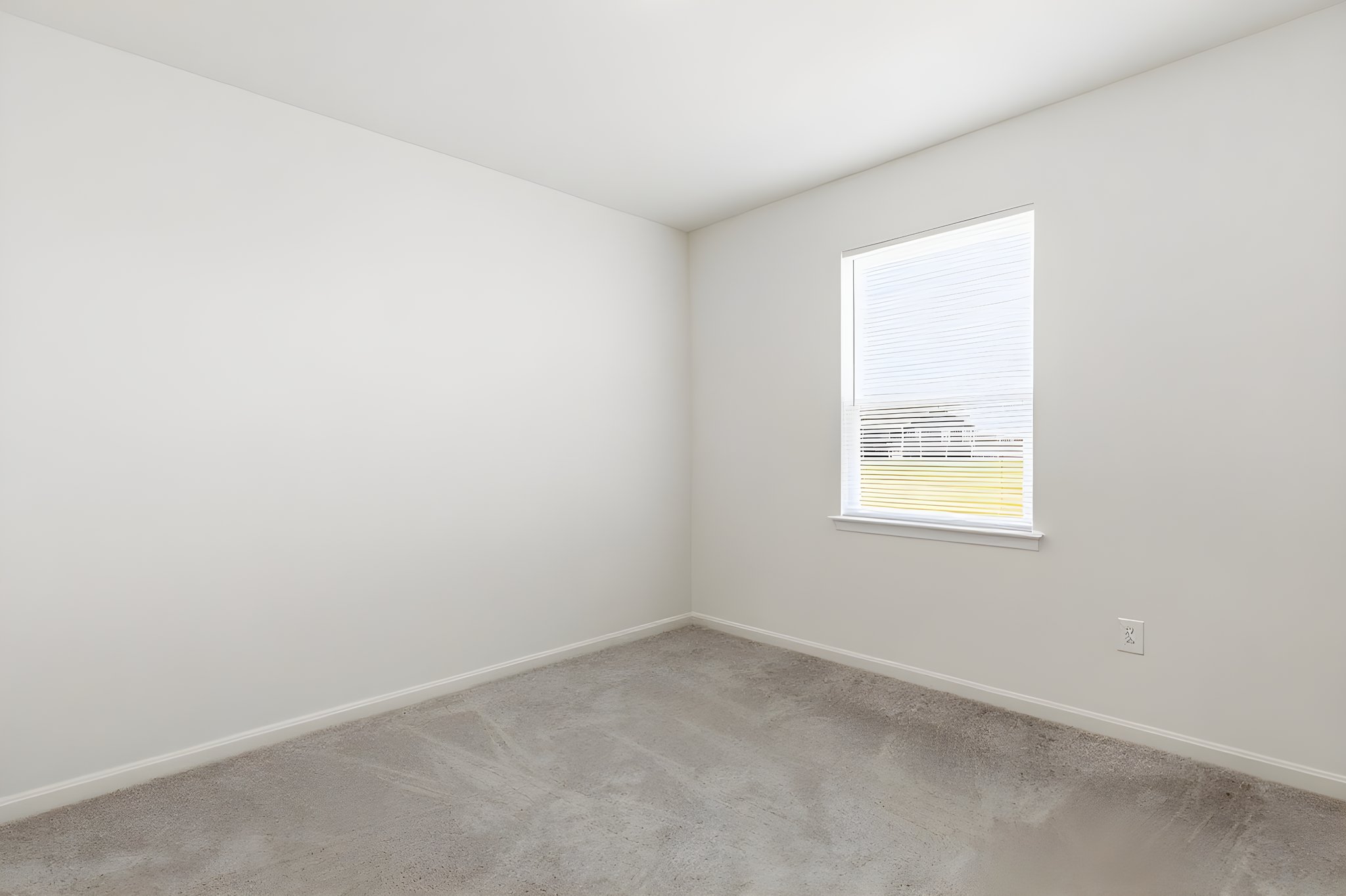 572 Pinehurst Dr-22 furniture removed.jpeg