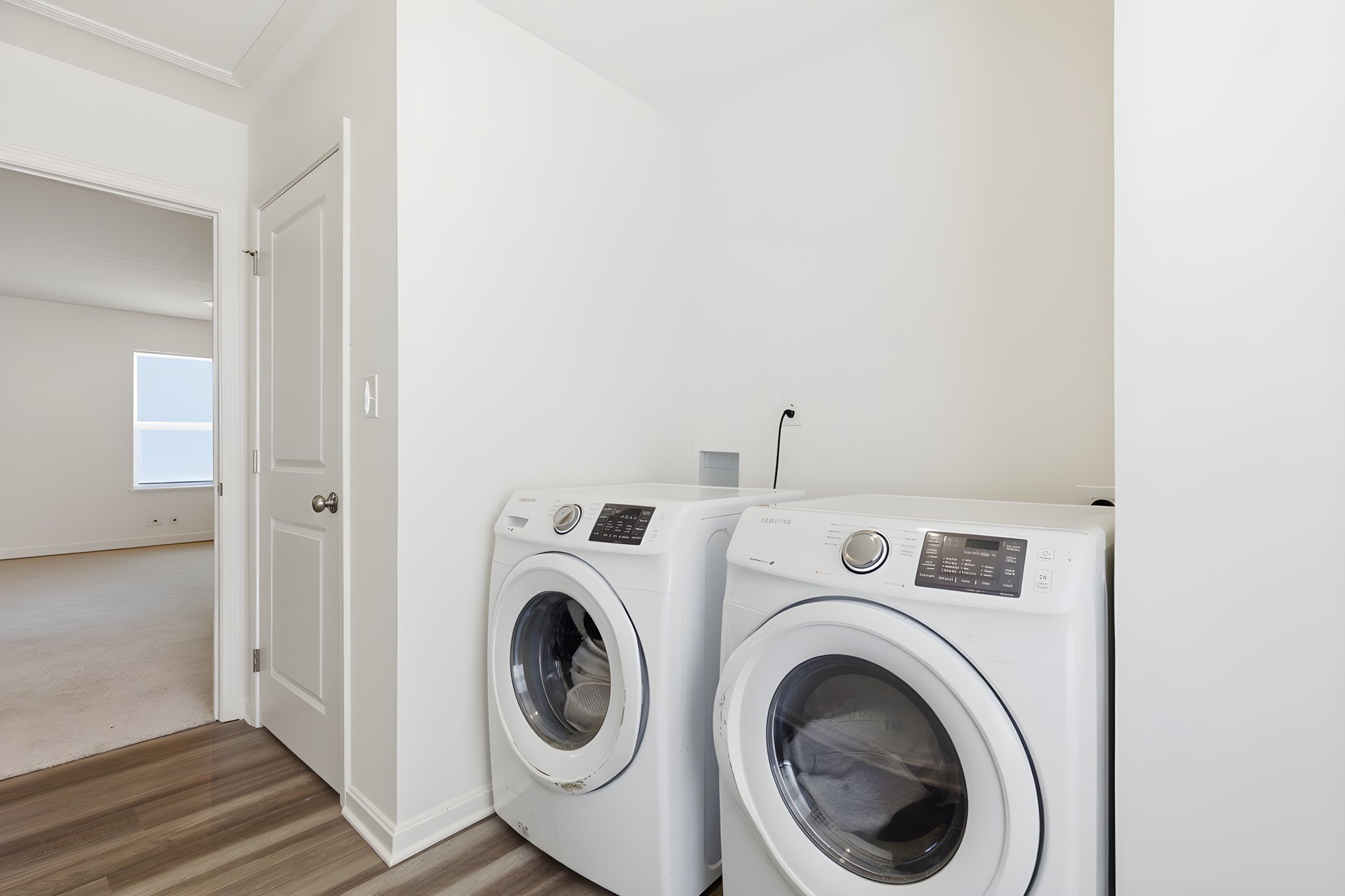 572 Pinehurst Dr-40 furniture removed.jpeg